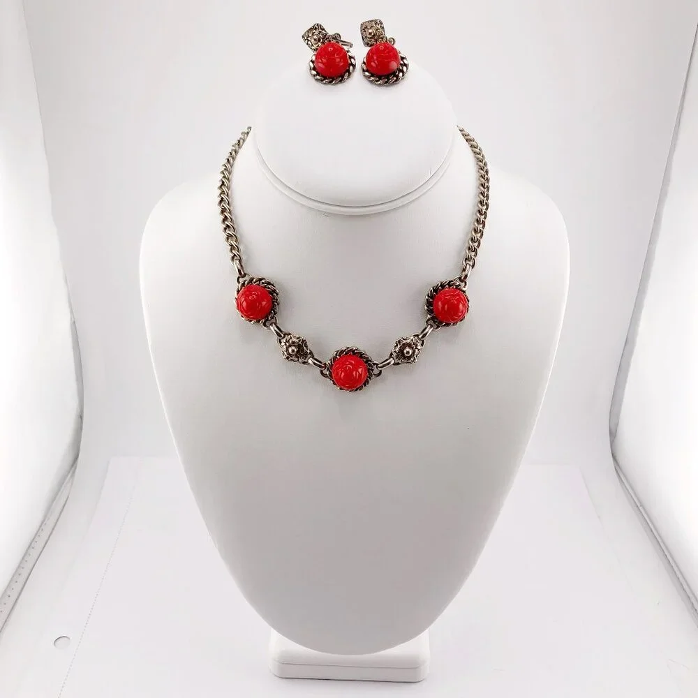 VINTAGE Red plastic rose and silver tone metal choker necklace & earring set - Picture 3 of 15
